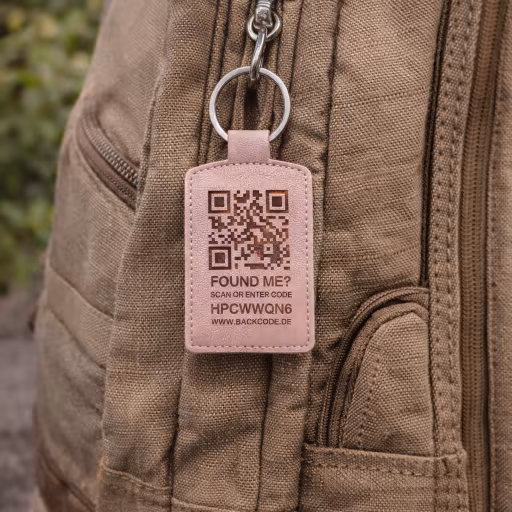 BackCode Kunstleder Schlüsselanhänger mit Tracker-Fach -Rosa